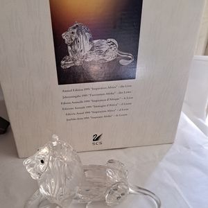 Swarovski crystal 1995 lion  figurine with box and COA